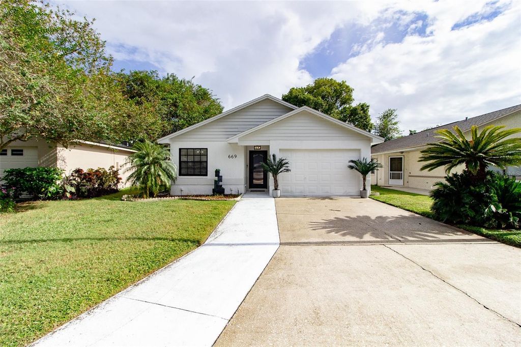 Photo of 669 Eagle Run, Lakeland, FL 33809 (MLS # L4956387)