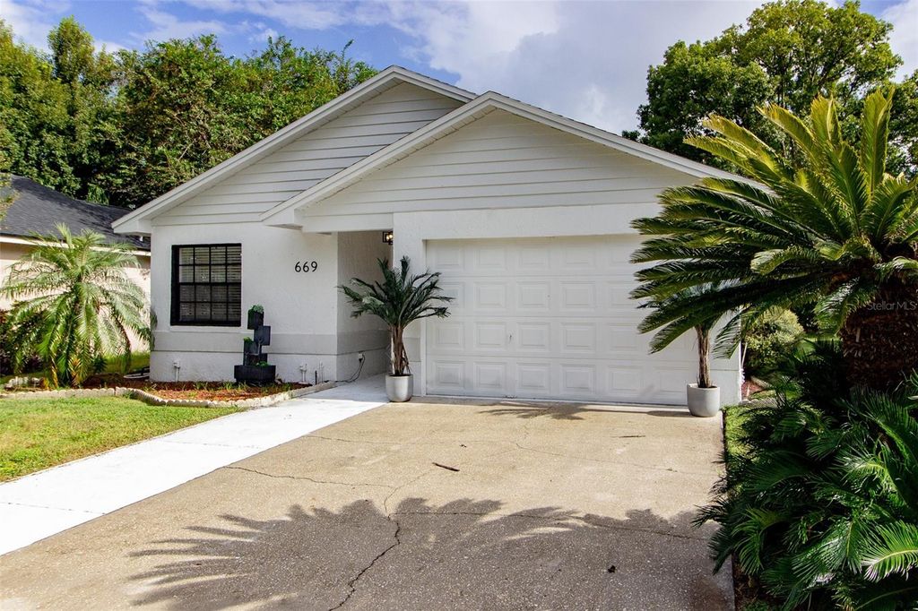 Photo of 669 Eagle Run, Lakeland, FL 33809 (MLS # L4956387)