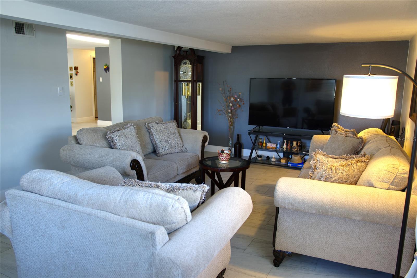 4530 W IDLEWILD AVENUE