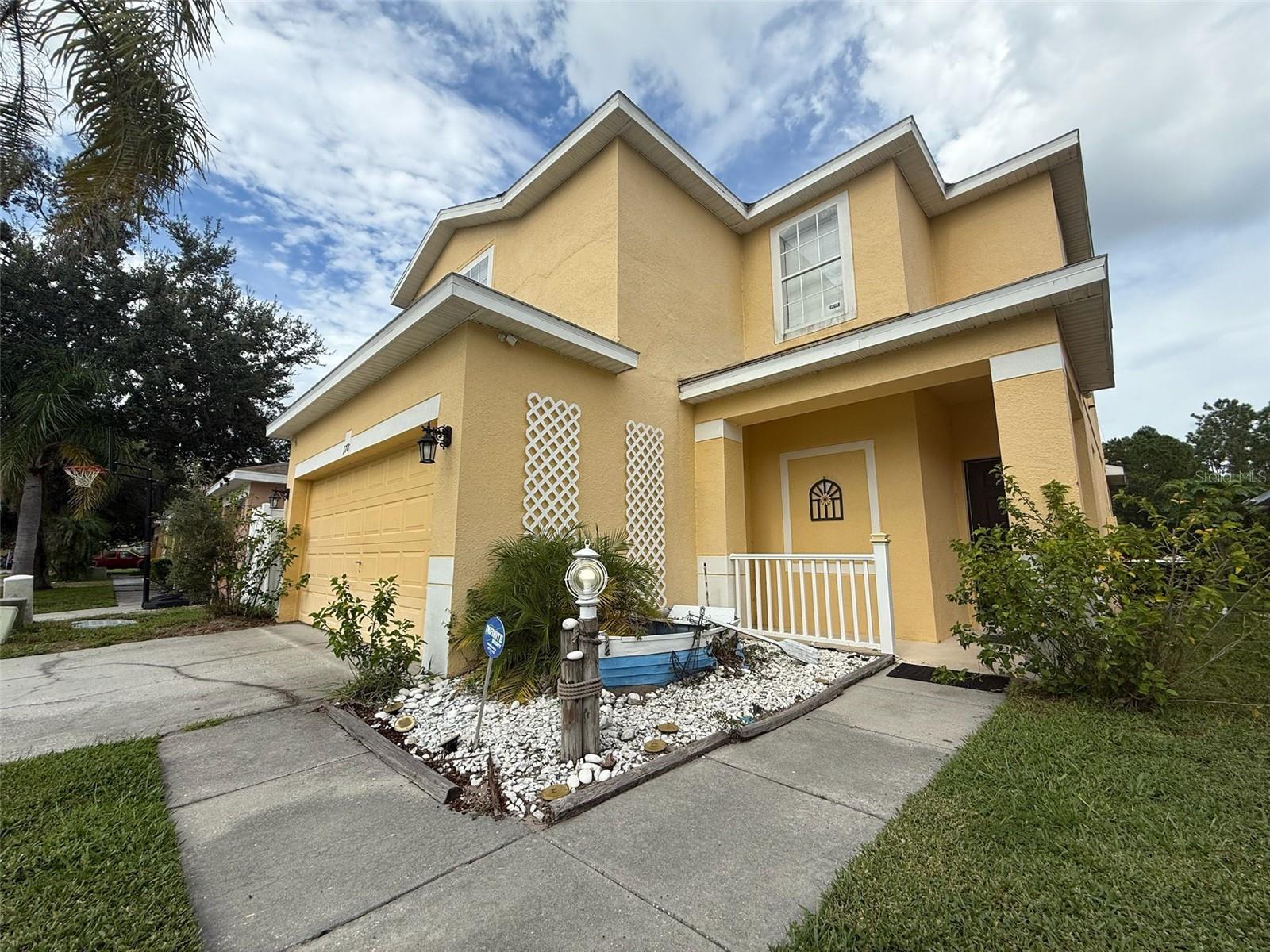 Short Sale. Welcome to 178 Hammock Court, Davenport, FL! Fully furnished, in 4 BD , 3-1 BA this inviting home offers spacious living with a bright open floor plan, a modern kitchen, and a comfortable primary suite designed for relaxation. The private backyard WITH WATER VIEW is perfect for outdoor gatherings or peaceful evenings. Conveniently located near shopping, dining, golf, and world-famous attractions, this home is a true Florida retreat.