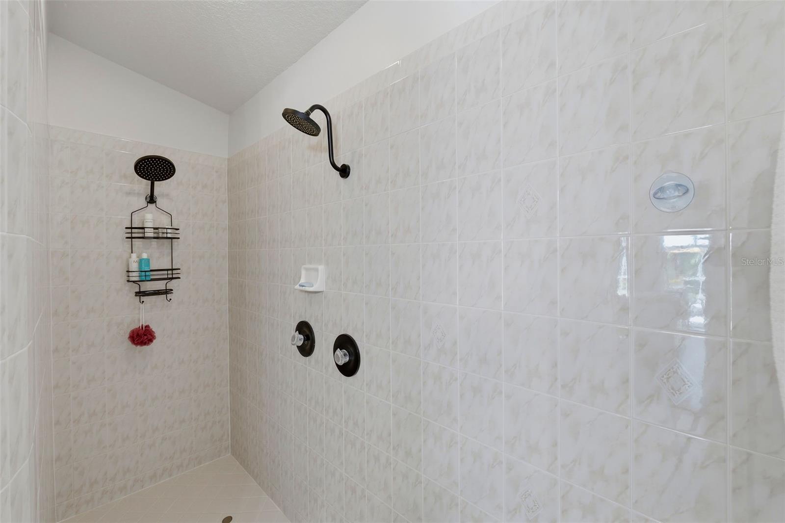 TIERRA VERDE UNIT 1 4TH REP - Residential