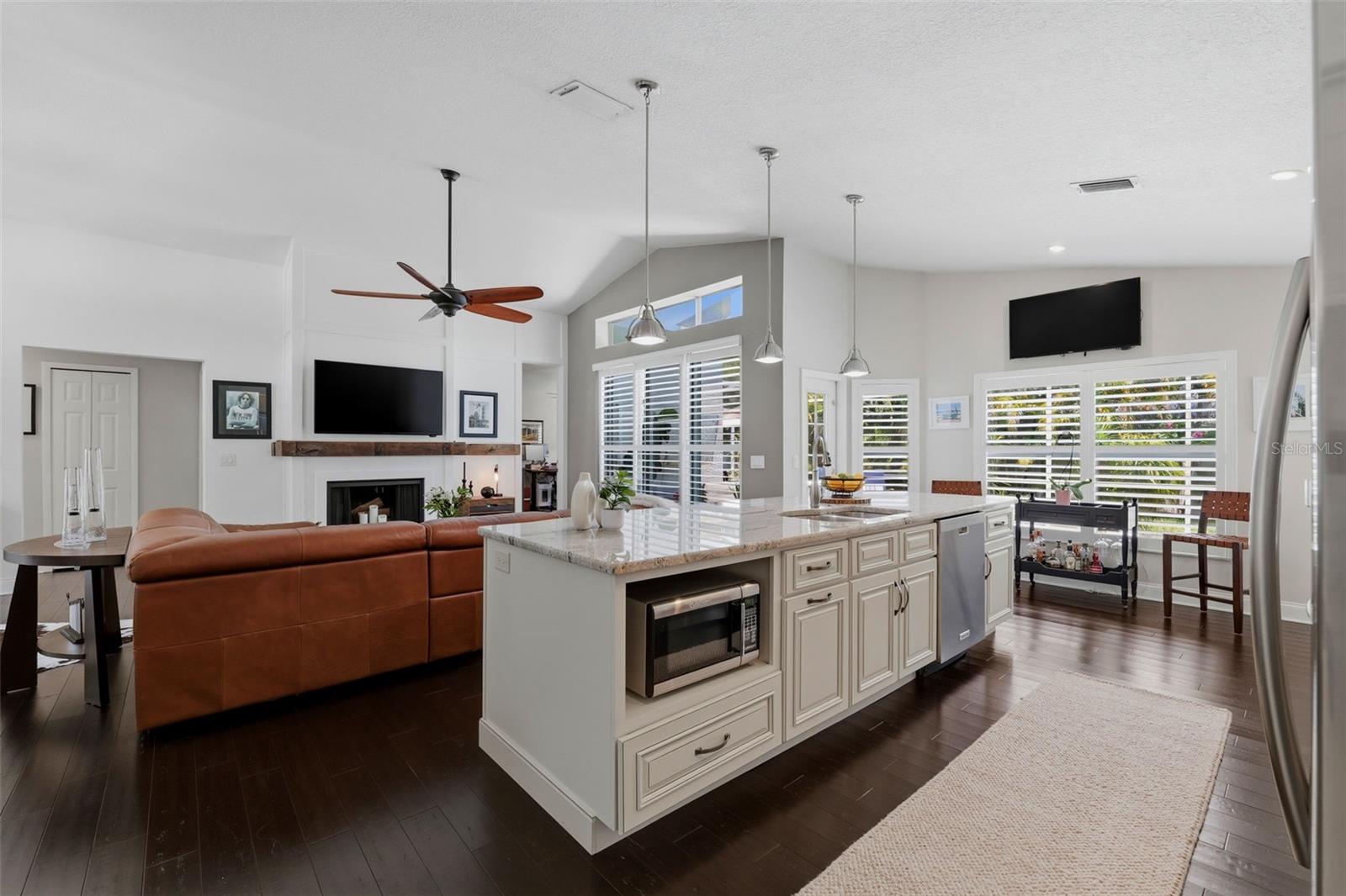 TIERRA VERDE UNIT 1 4TH REP - Residential
