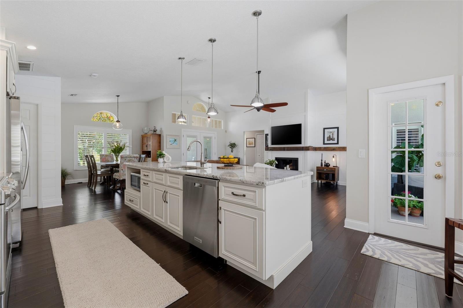 TIERRA VERDE UNIT 1 4TH REP - Residential