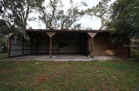 A home in PLANT CITY