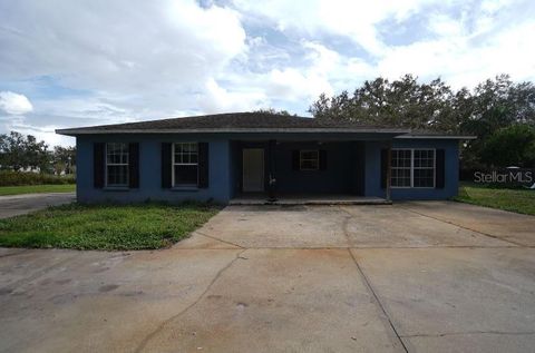 A home in PLANT CITY