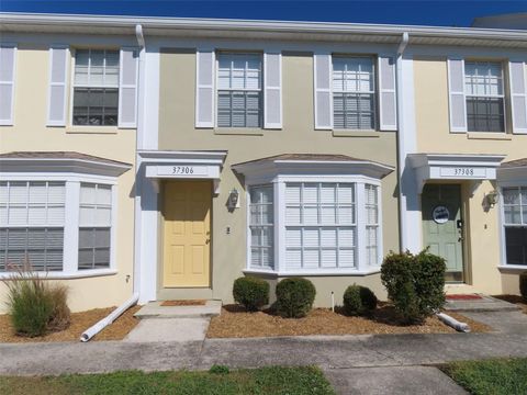 Photo of 37306 Embassy Park Lane, Dade City, FL 33525 (MLS # TB8448658)