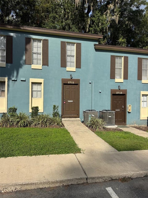 Photo of 1711 NE 2nd Street, Ocala, FL 34470 (MLS # OM733357)