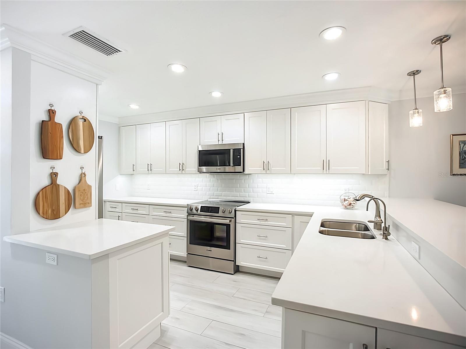 1621 BOATHOUSE CIRCLE HA124