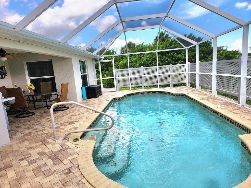 Photo of 7007 Beardsley Street, Englewood, FL 34224 (MLS # N6139567)