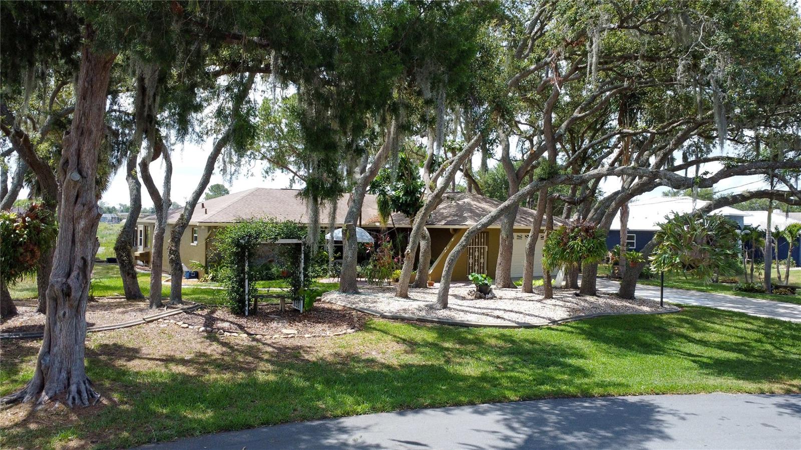 268 EASTPOINT COURT