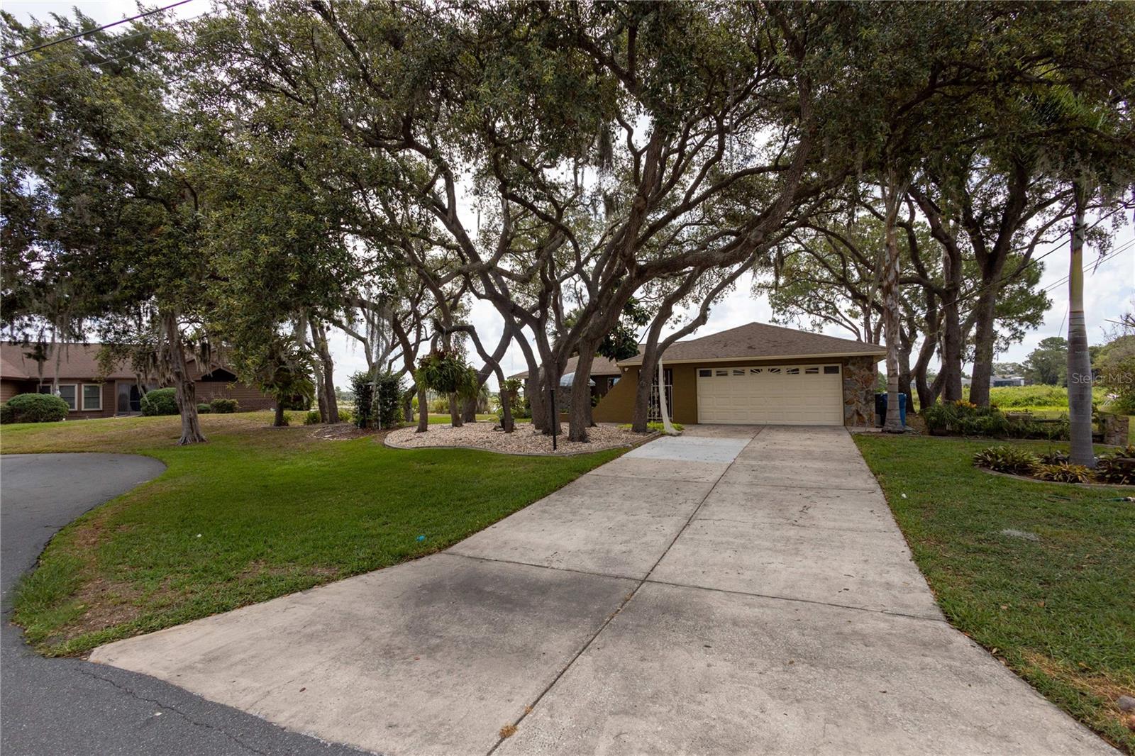 268 EASTPOINT COURT