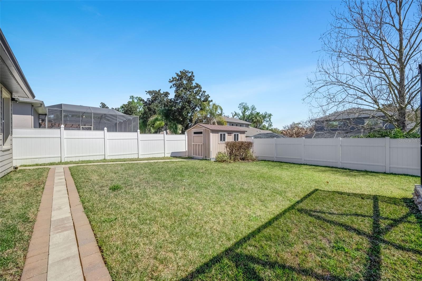 HARVEST FIELD - Residential