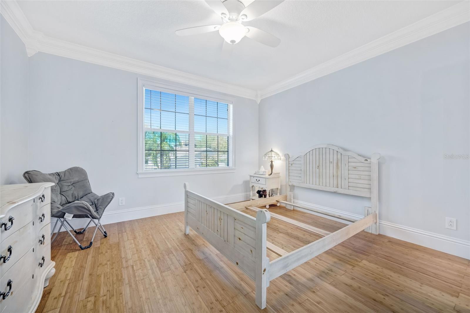 HARVEST FIELD - Residential