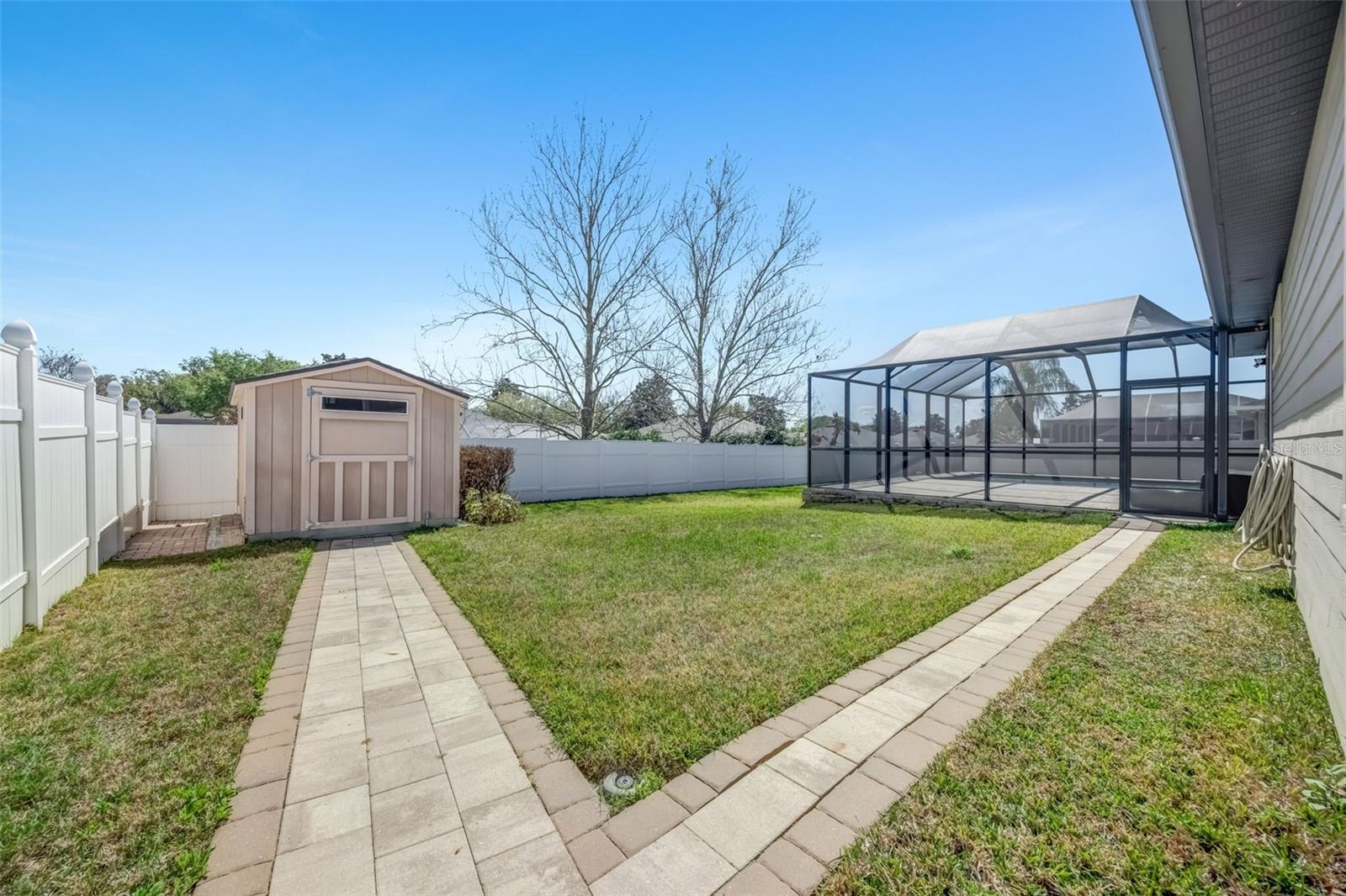 HARVEST FIELD - Residential