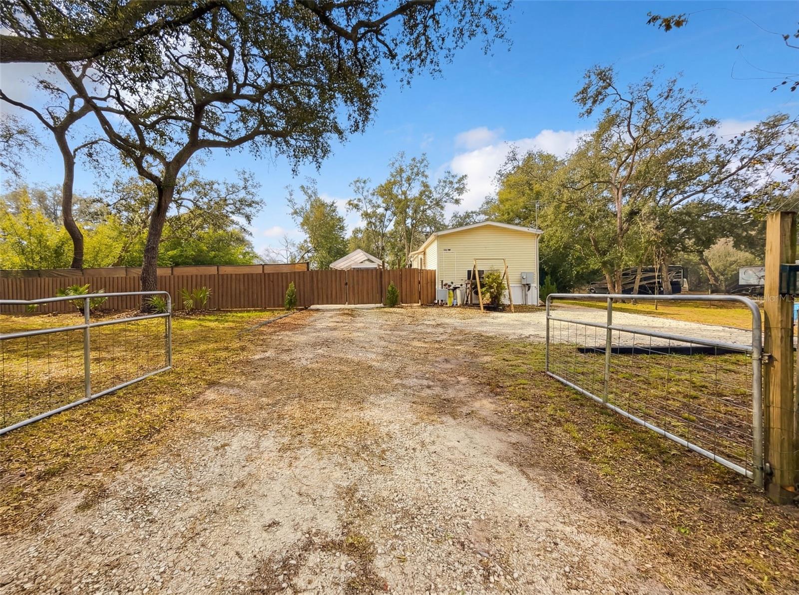 ACREAGE - Residential