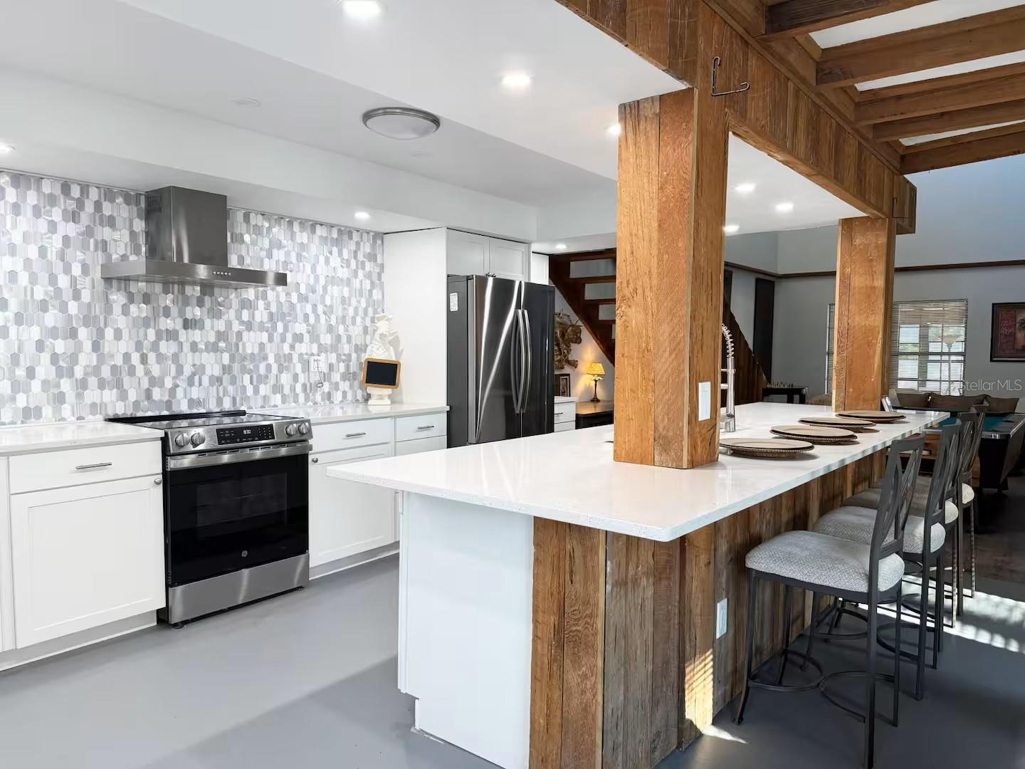 3155 WATERSIDE DRIVE