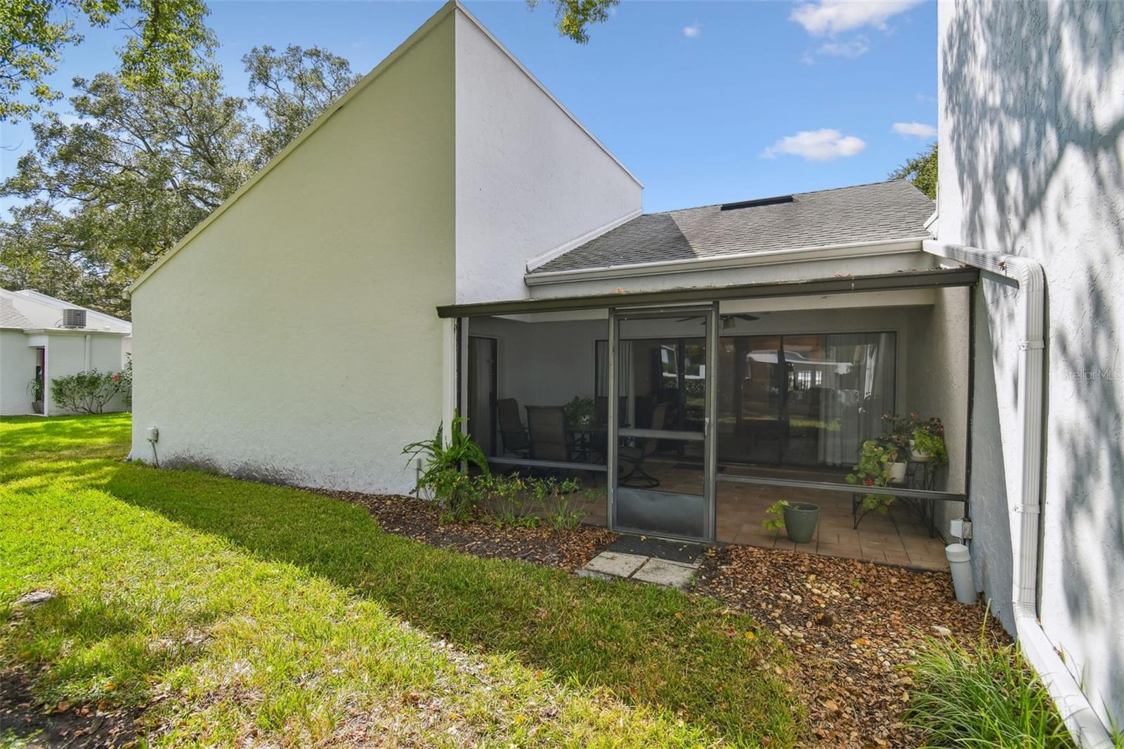 CARROLLWOOD VILLAGE NORTHMEADOW CLUSTER HOUSES - Residential