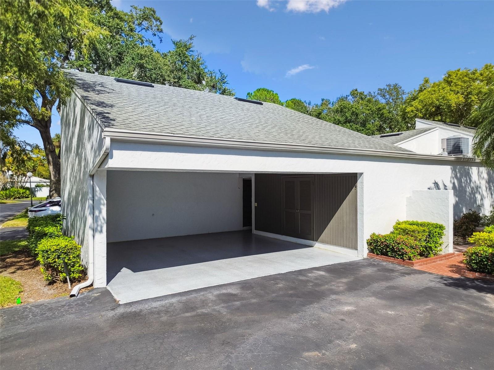 CARROLLWOOD VILLAGE NORTHMEADOW CLUSTER HOUSES - Residential