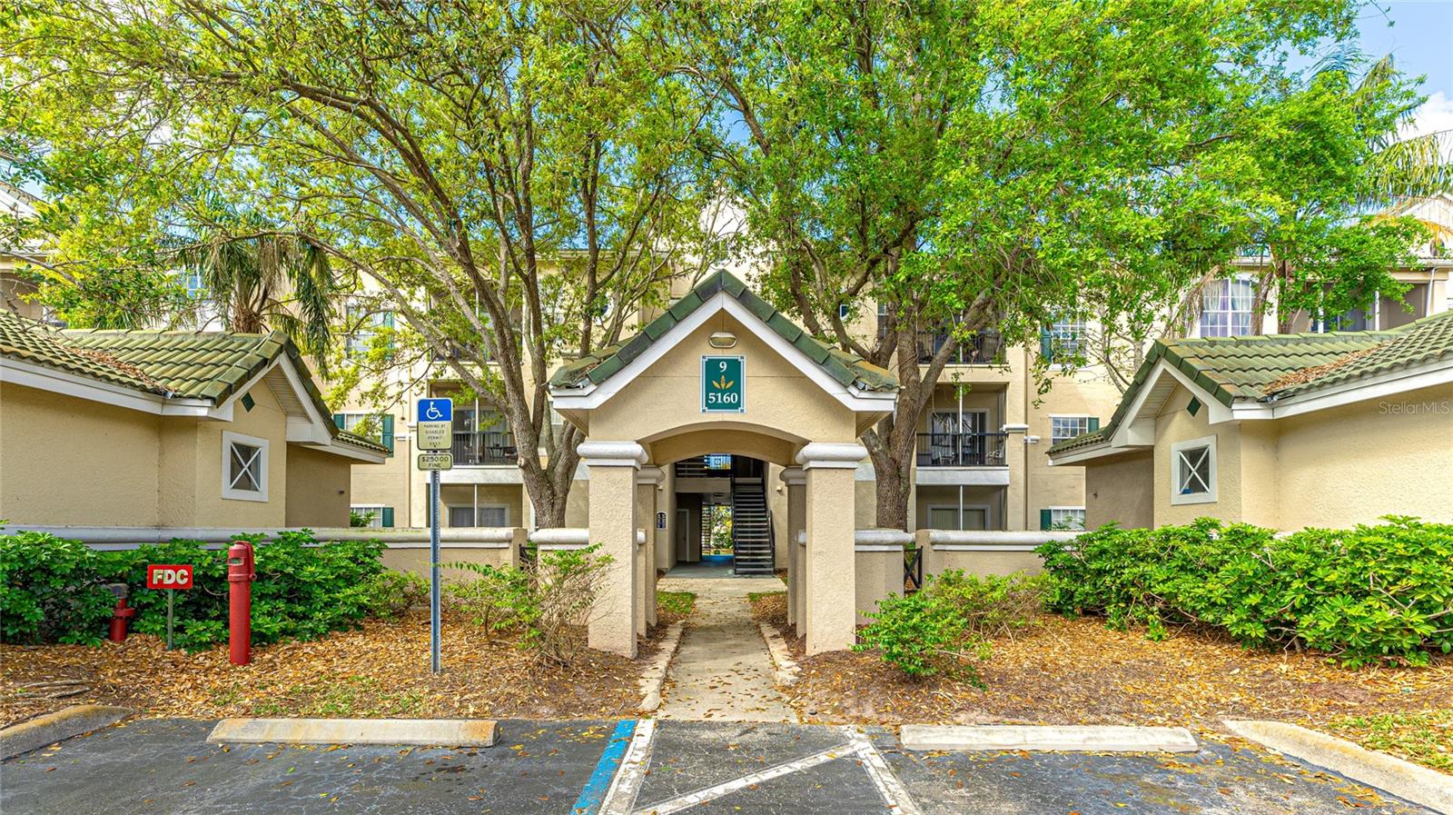 5160 NORTHRIDGE ROAD 206