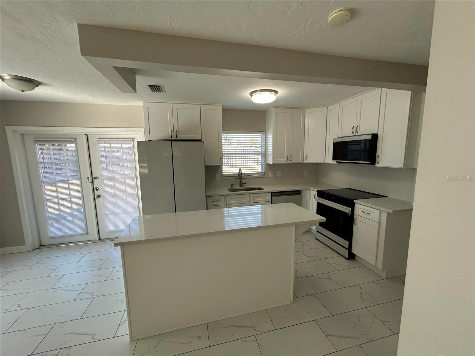 BAYSHORE GARDENS SEC 3 - Residential