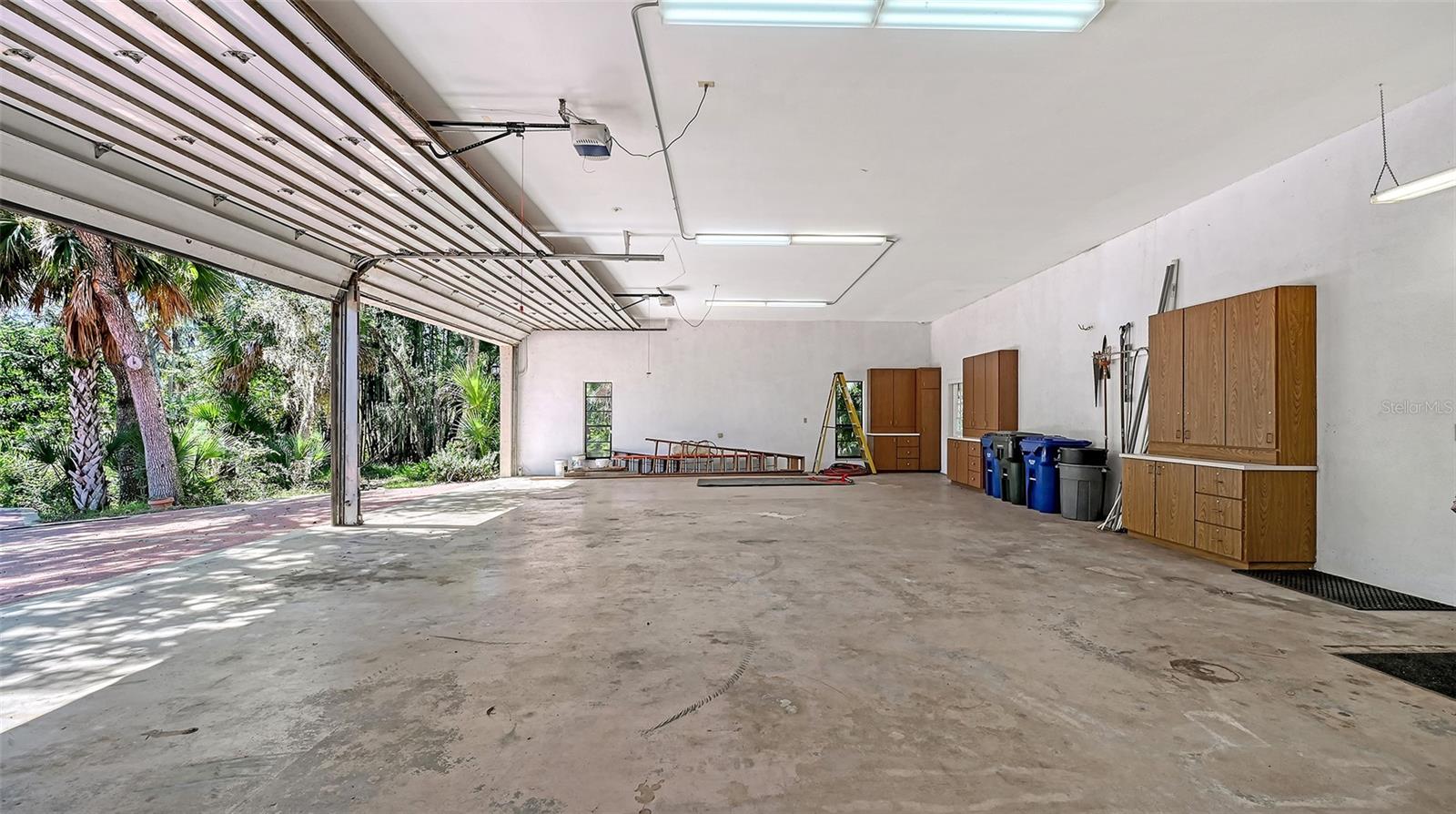 HIDDEN RIVER - Residential