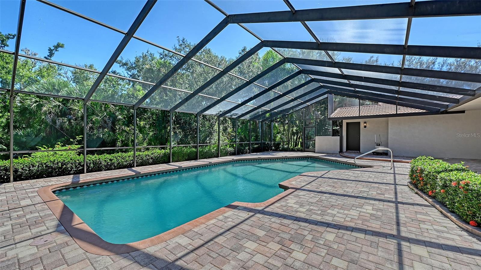 HIDDEN RIVER - Residential