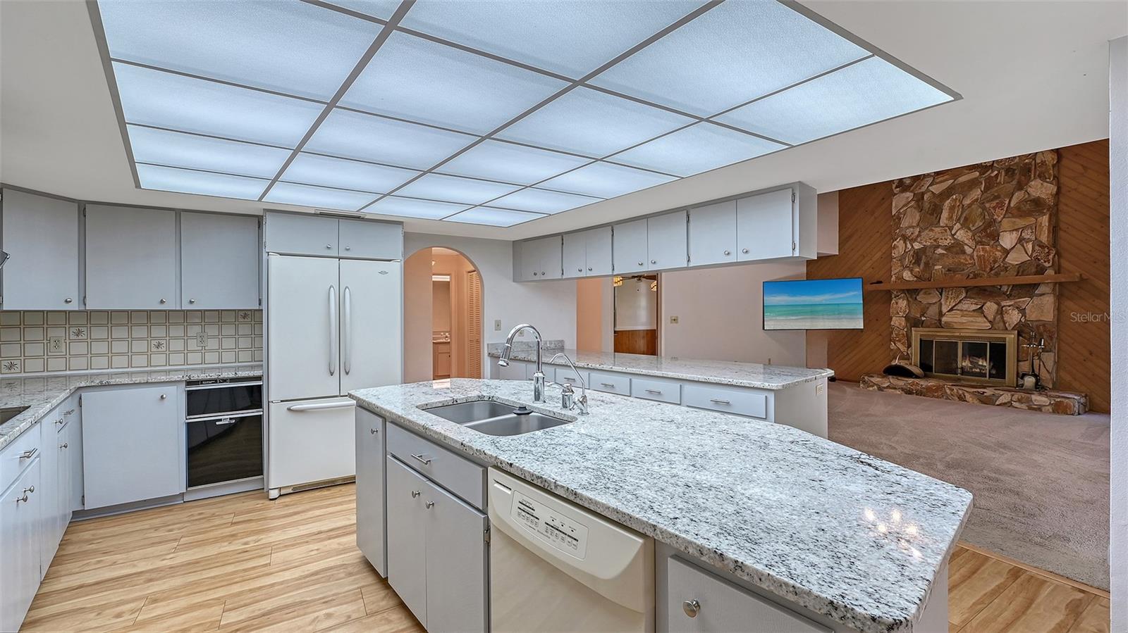 HIDDEN RIVER - Residential
