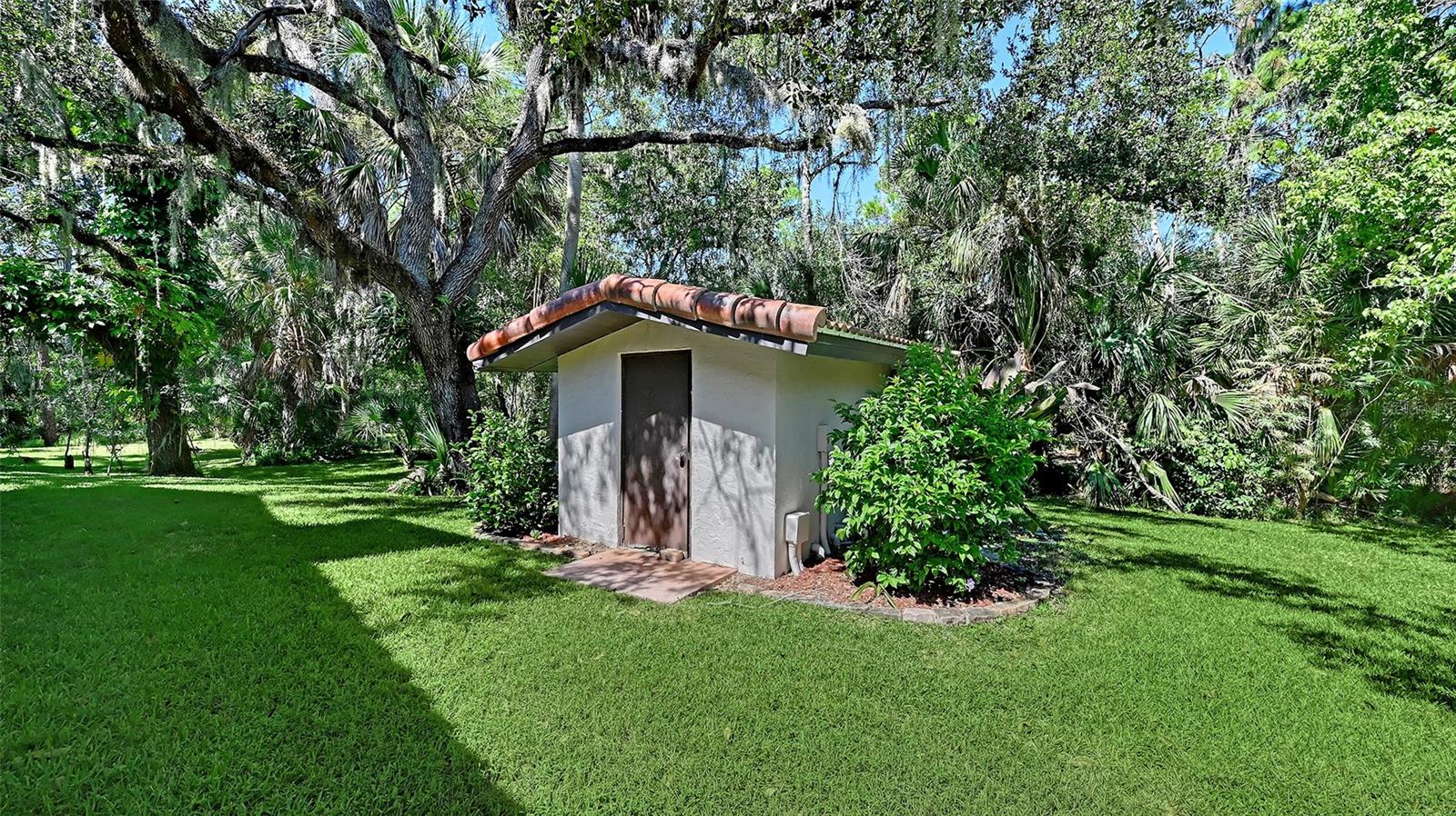 HIDDEN RIVER - Residential