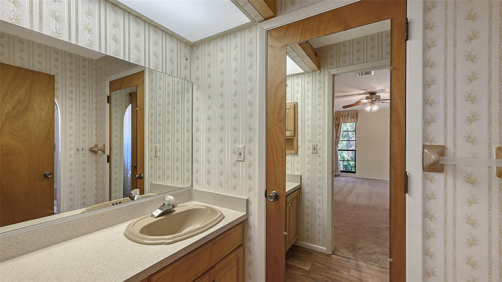 HIDDEN RIVER - Residential