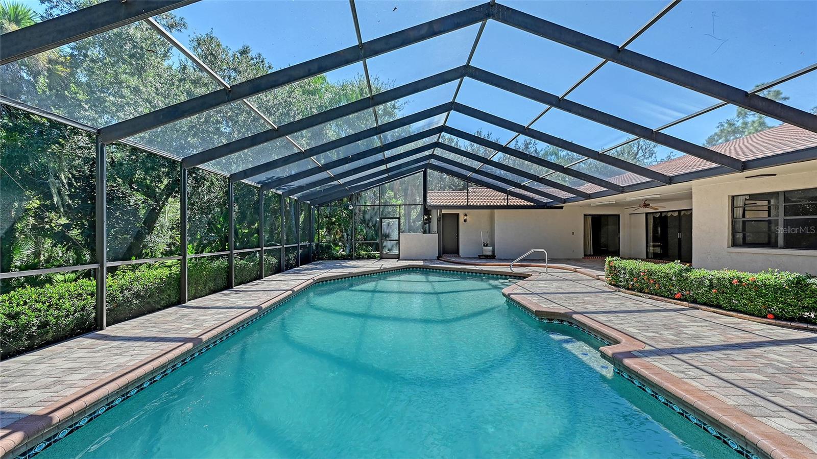 HIDDEN RIVER - Residential