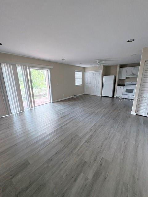 WHISPERING OAKS - Residential