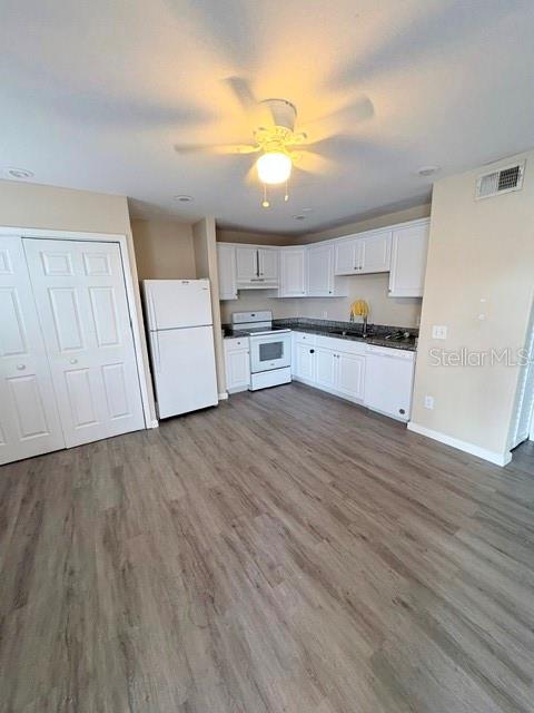 WHISPERING OAKS - Residential