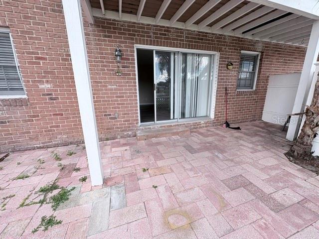 WHISPERING OAKS - Residential