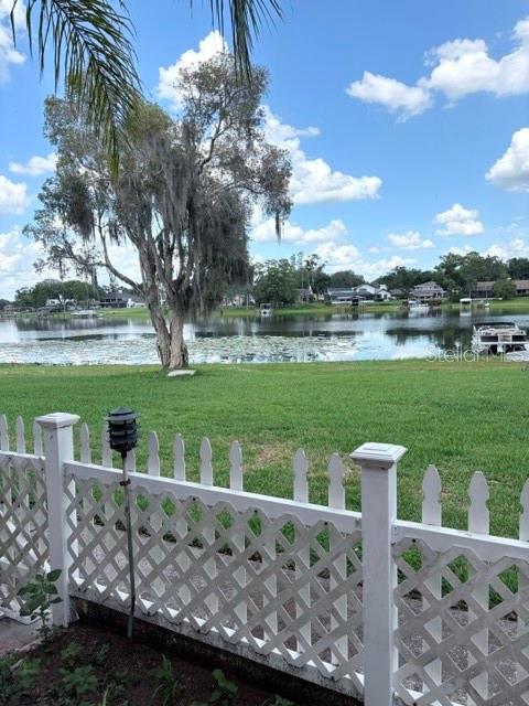 WHISPERING OAKS - Residential