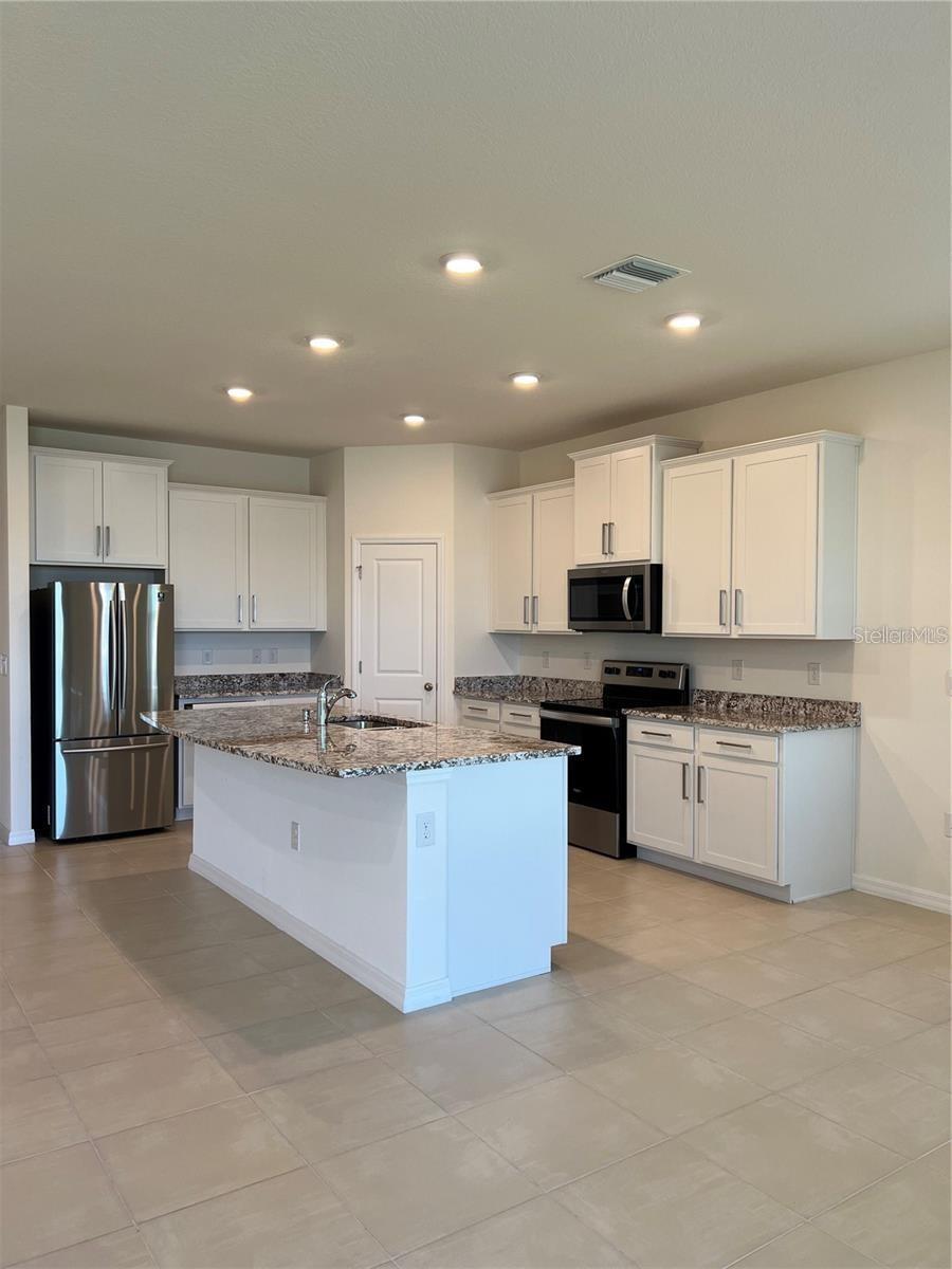 BELLA LAGO PH I - Residential Lease