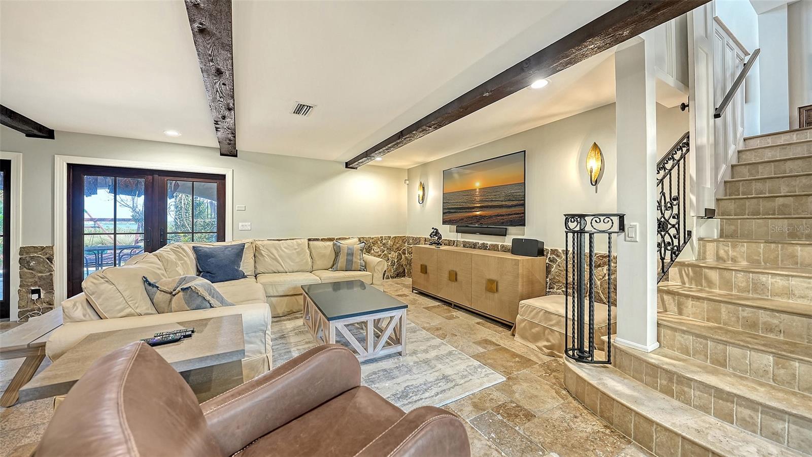 COCOANUT BAYOU - Residential