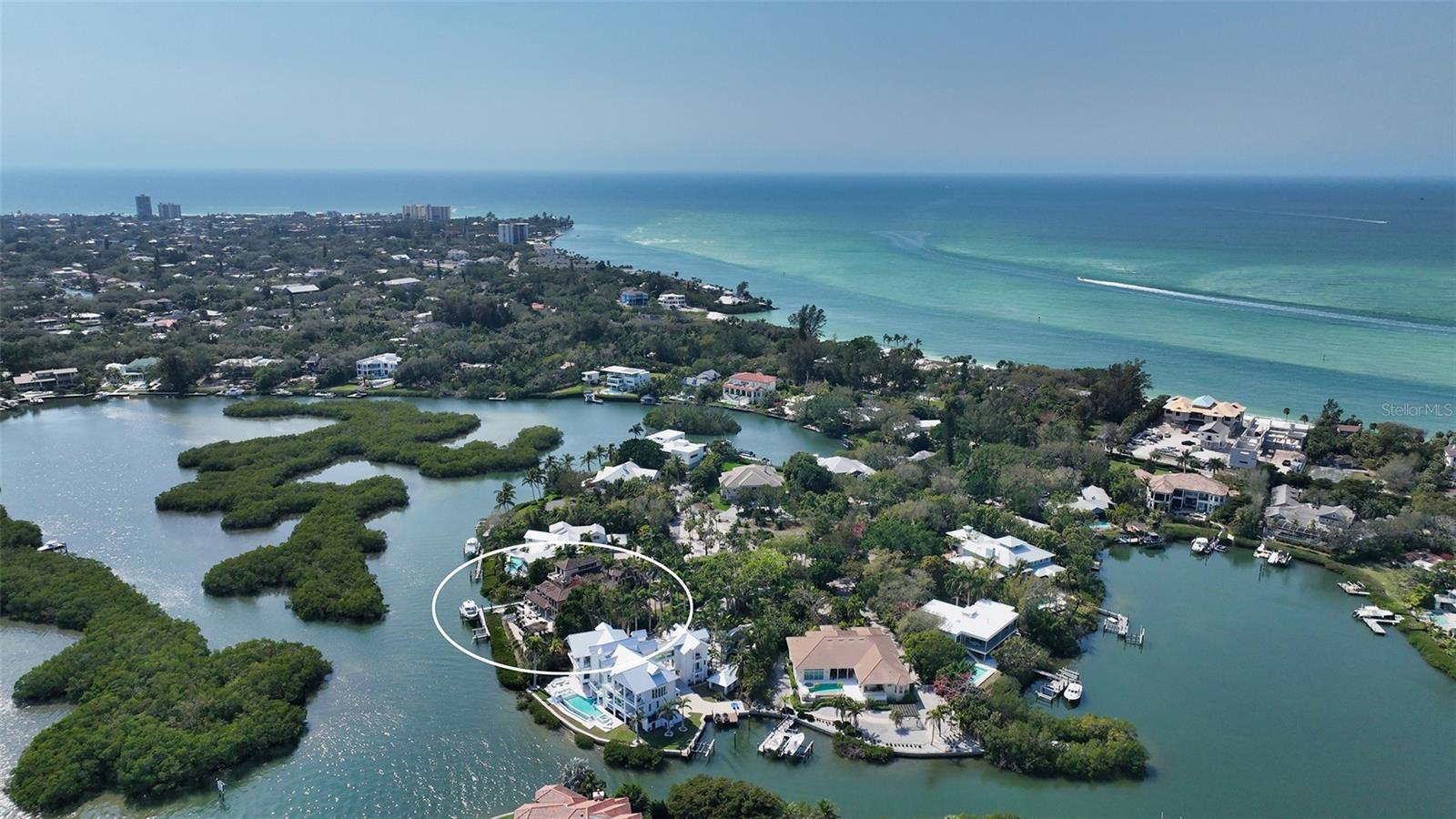 COCOANUT BAYOU - Residential