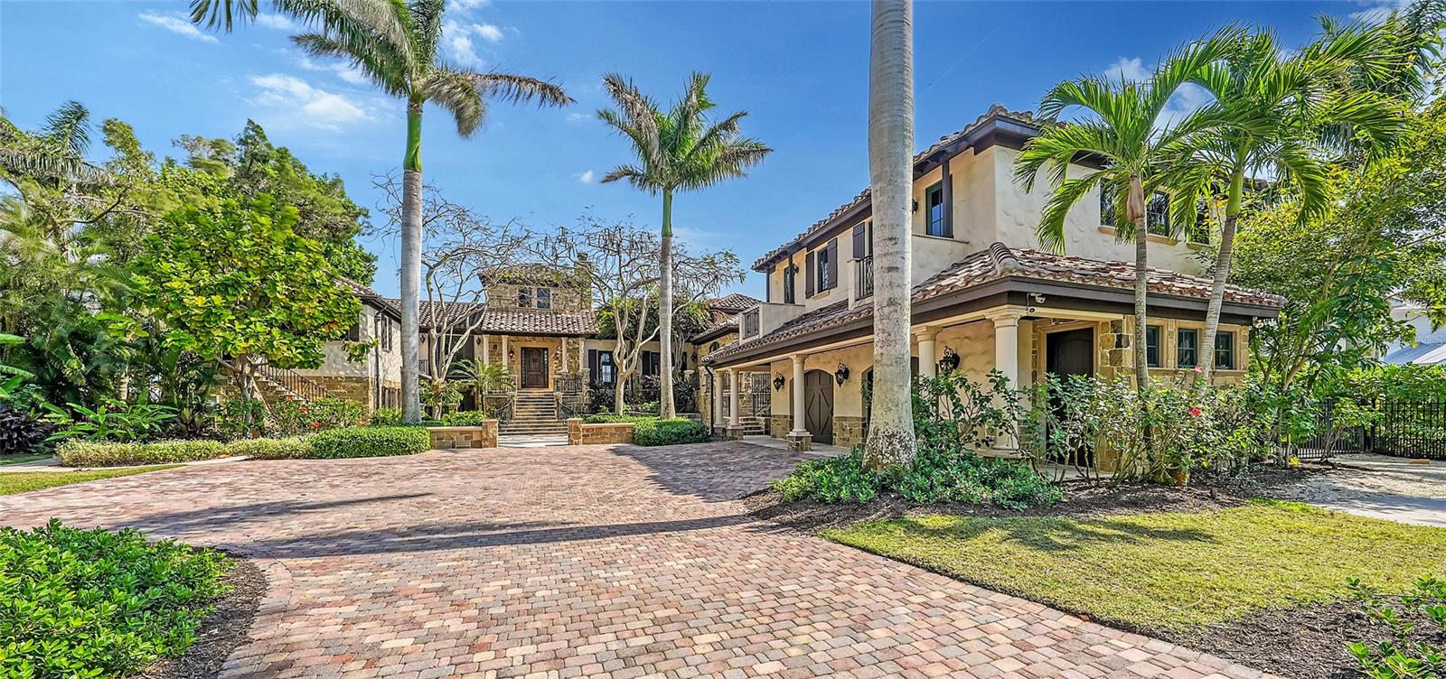 COCOANUT BAYOU - Residential