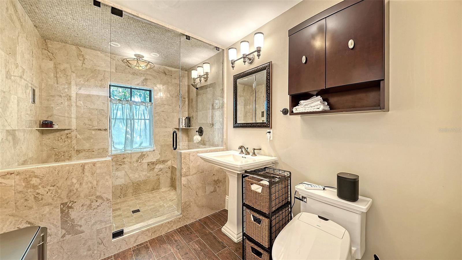 COCOANUT BAYOU - Residential