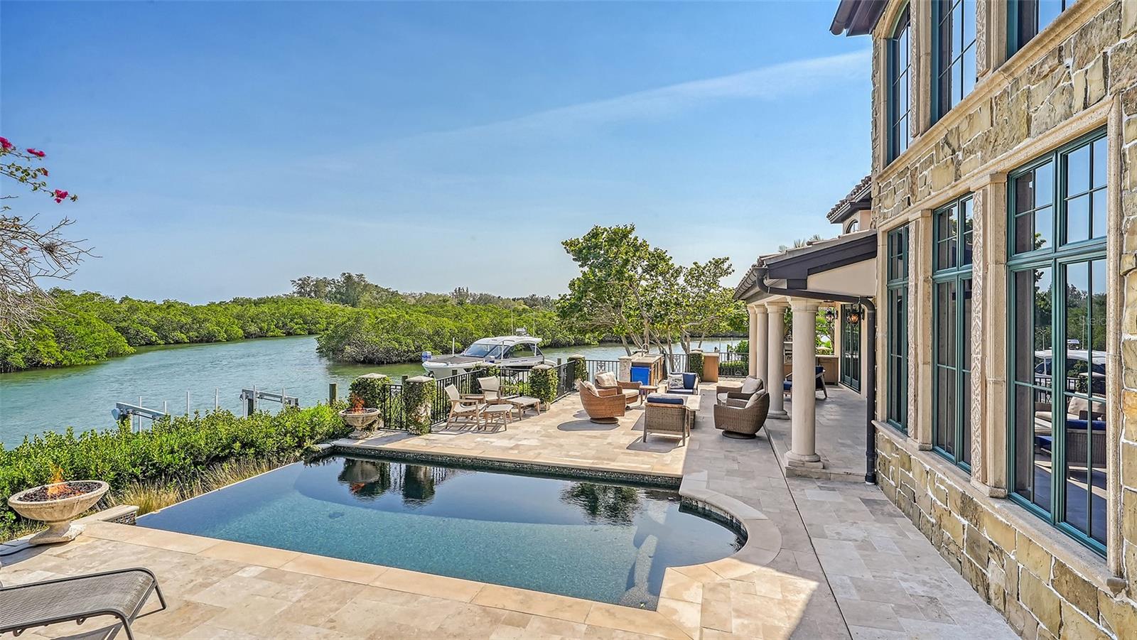 COCOANUT BAYOU - Residential