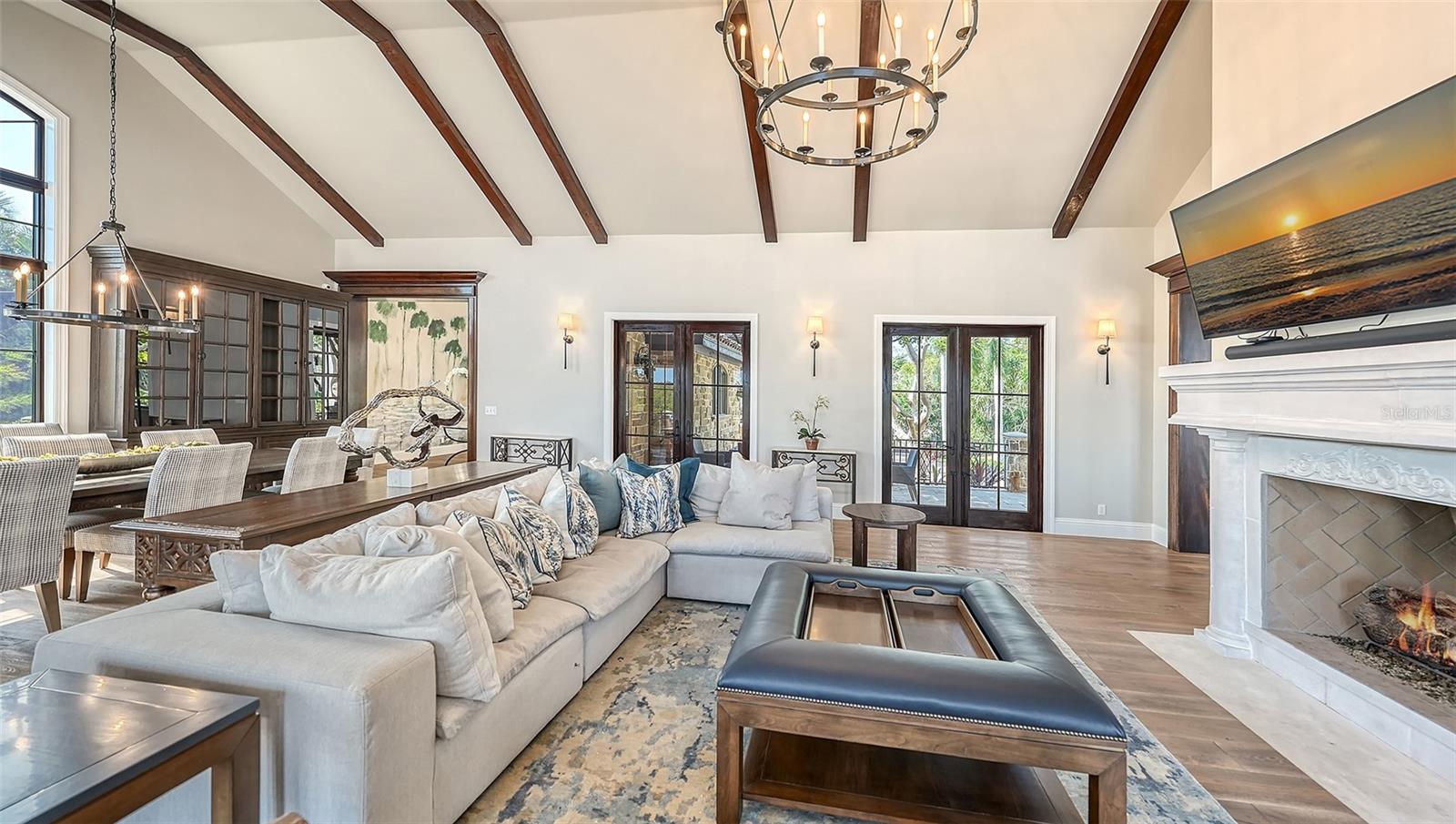 COCOANUT BAYOU - Residential