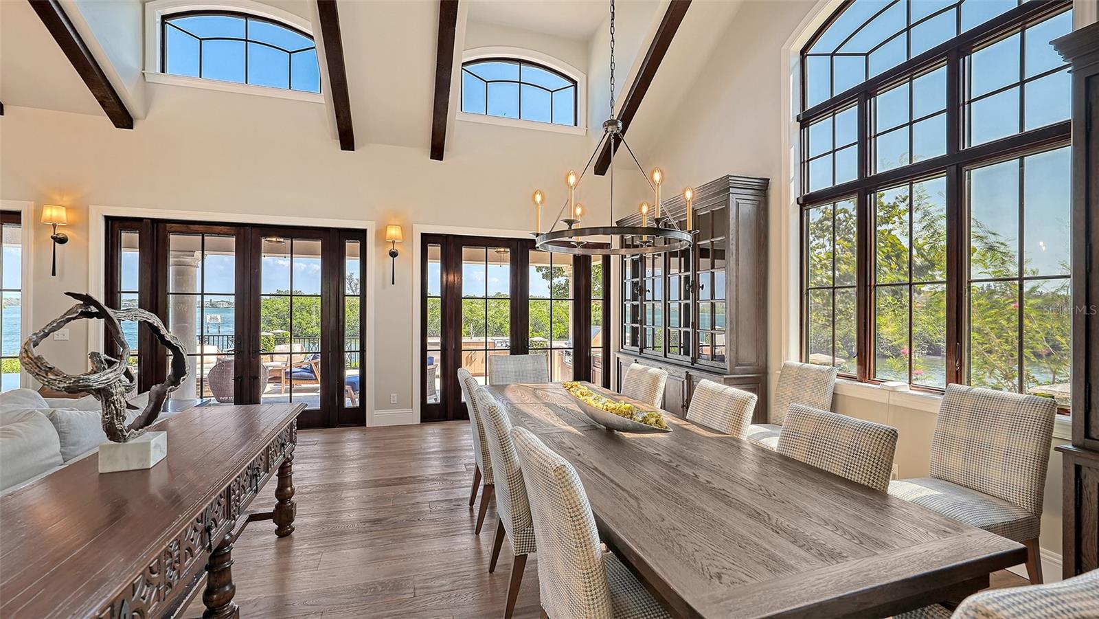 COCOANUT BAYOU - Residential