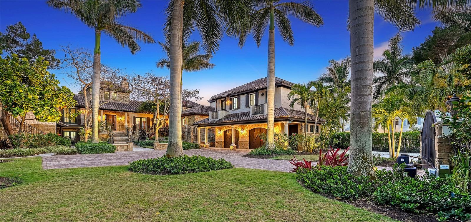 COCOANUT BAYOU - Residential
