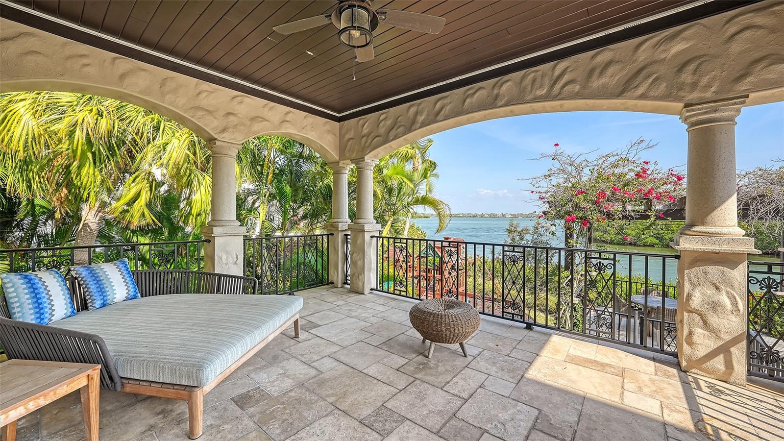 COCOANUT BAYOU - Residential