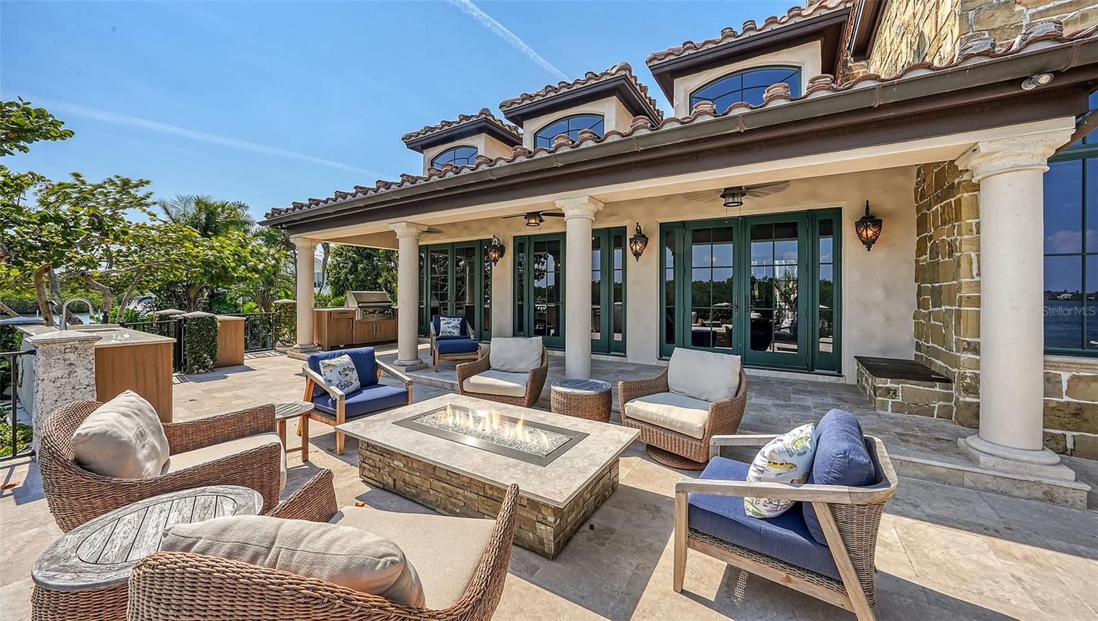 COCOANUT BAYOU - Residential