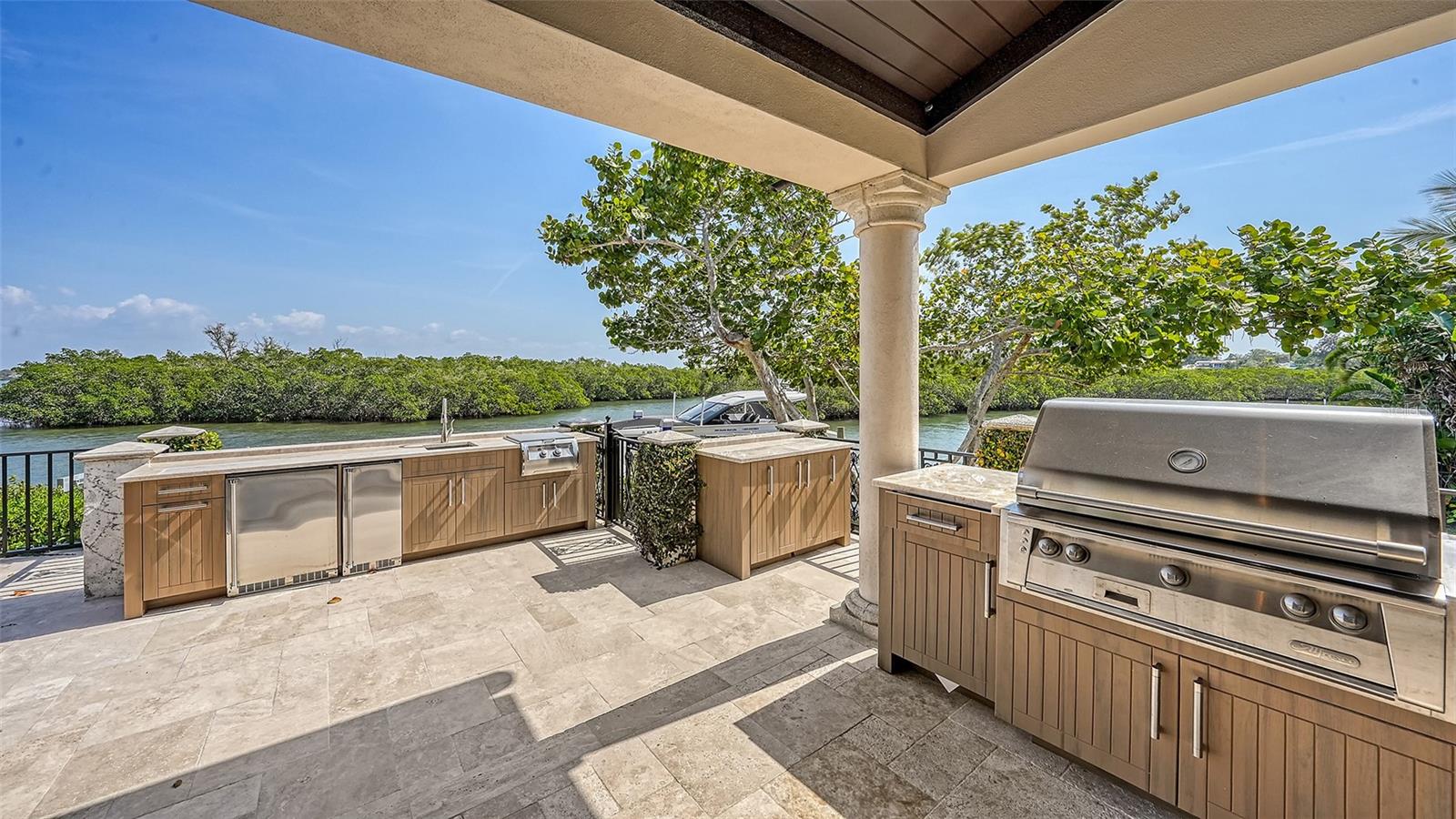 COCOANUT BAYOU - Residential