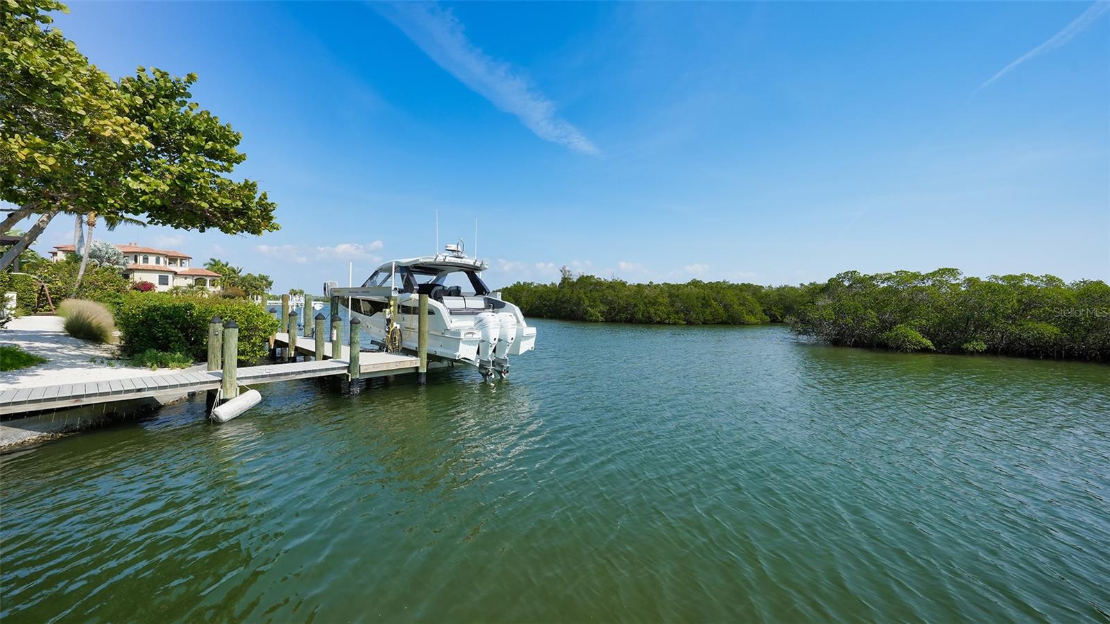 COCOANUT BAYOU - Residential