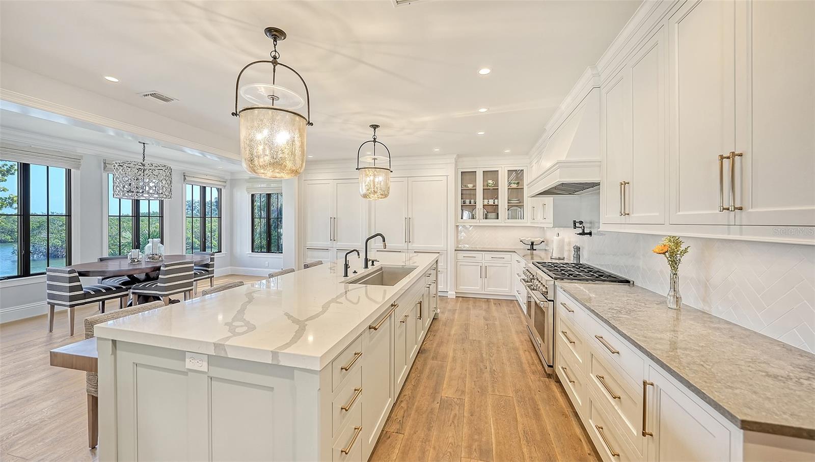 COCOANUT BAYOU - Residential