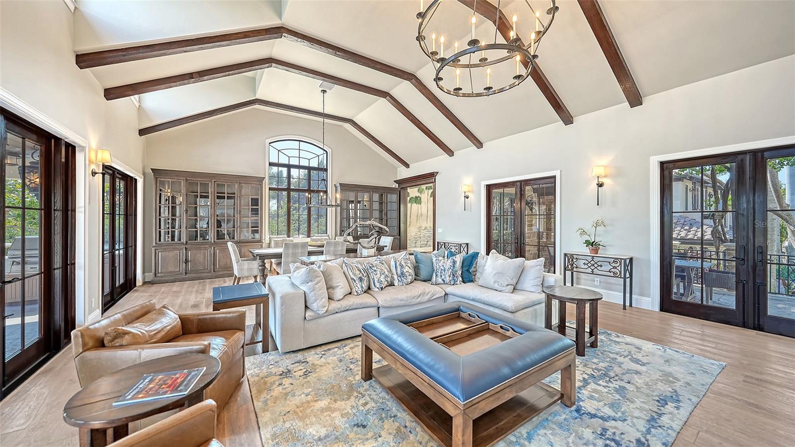 COCOANUT BAYOU - Residential