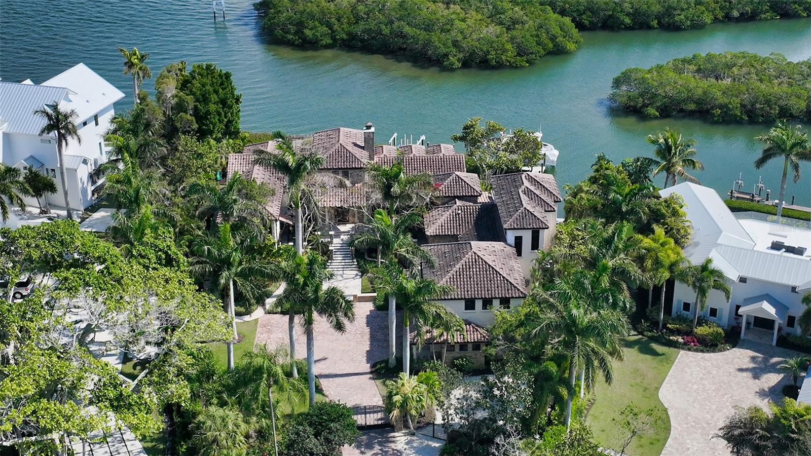 COCOANUT BAYOU - Residential